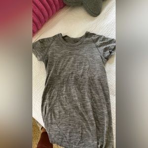 LULULEMON GRAY SWFITLY TECH